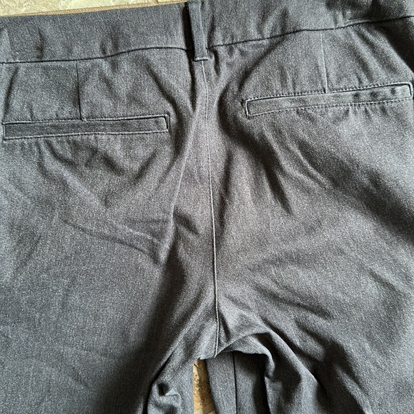 Old Navy Pixie Ankle Pants Size 6 - Picture 6 of 6
